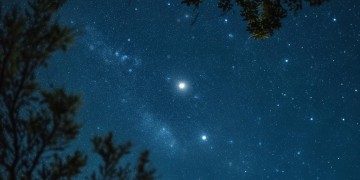 仰望你仰望的星空究竟是哪首歌？