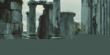 躺在废墟上流泪到底是哪首歌?